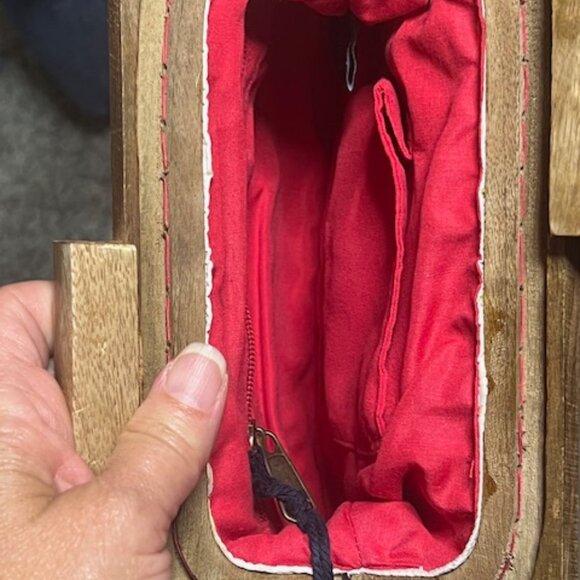 NWT Chloe & Lex Garden Wooden Handle Clutch - Picture 6 of 6